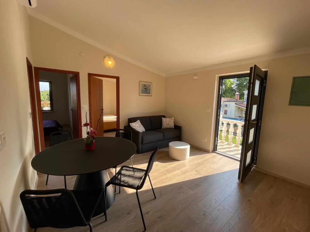 Apartmani Martina Porec Esterno foto
