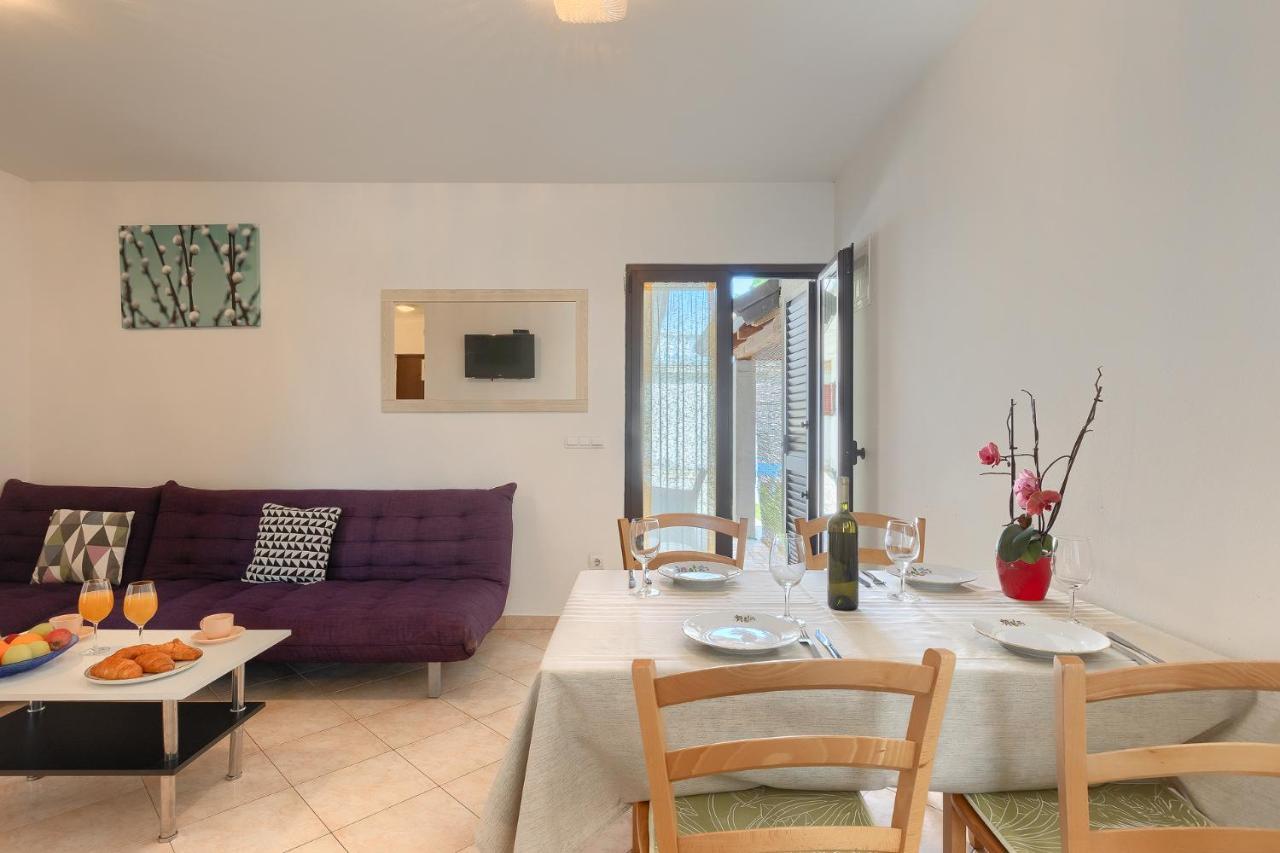Apartmani Martina Porec Esterno foto