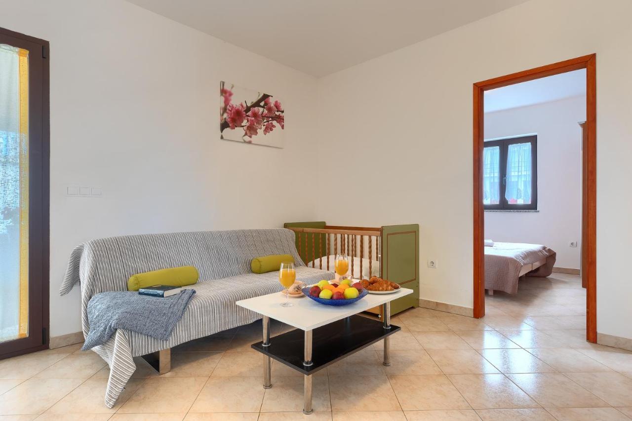 Apartmani Martina Porec Esterno foto