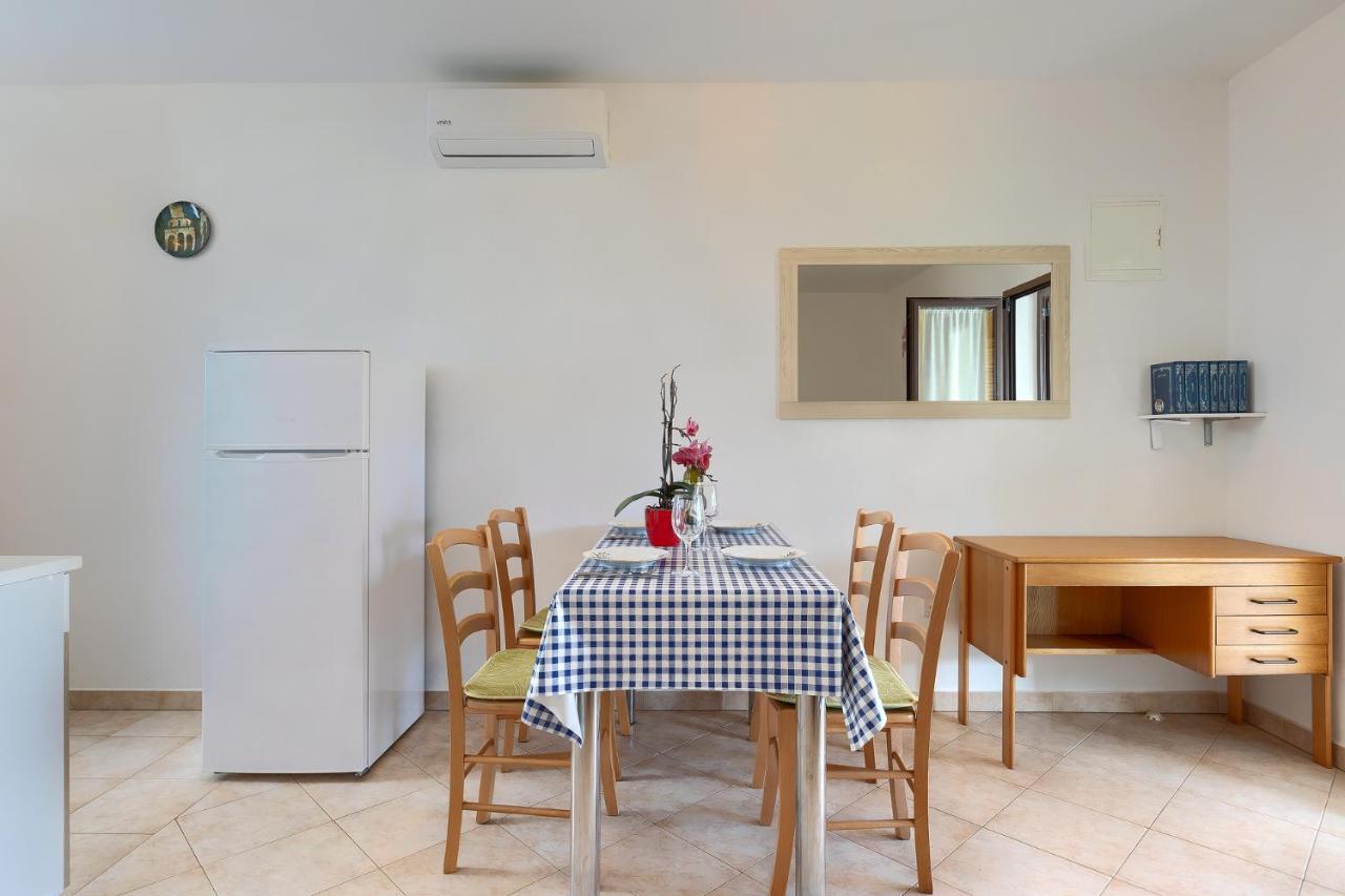 Apartmani Martina Porec Esterno foto