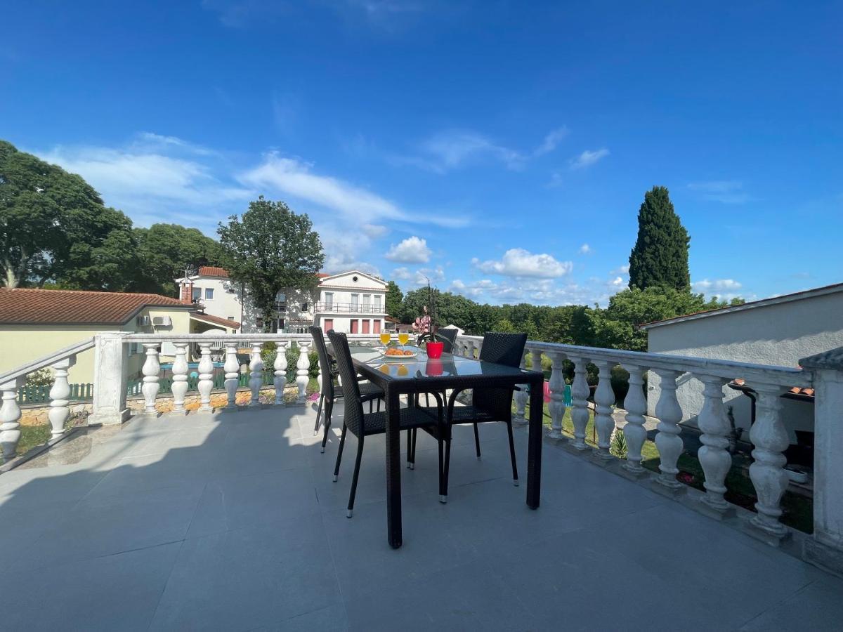 Apartmani Martina Porec Esterno foto